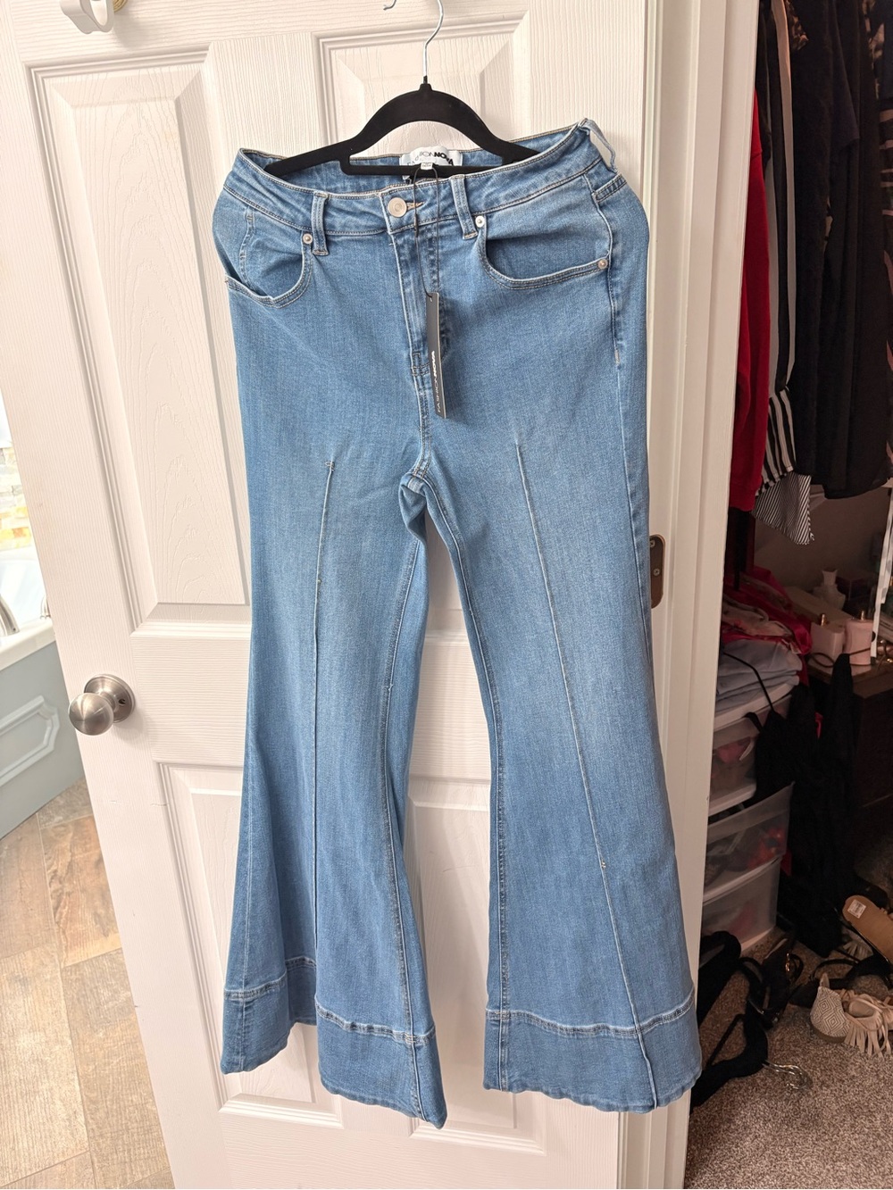 Fashion Nova Light Wash Wide Leg Flare Jeans